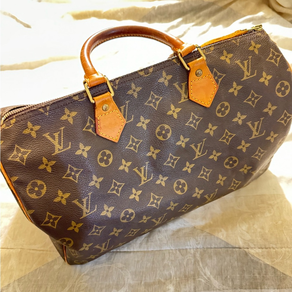 Vintage LV Speedy 35. Purchased from The Real Real, never used since purchased.